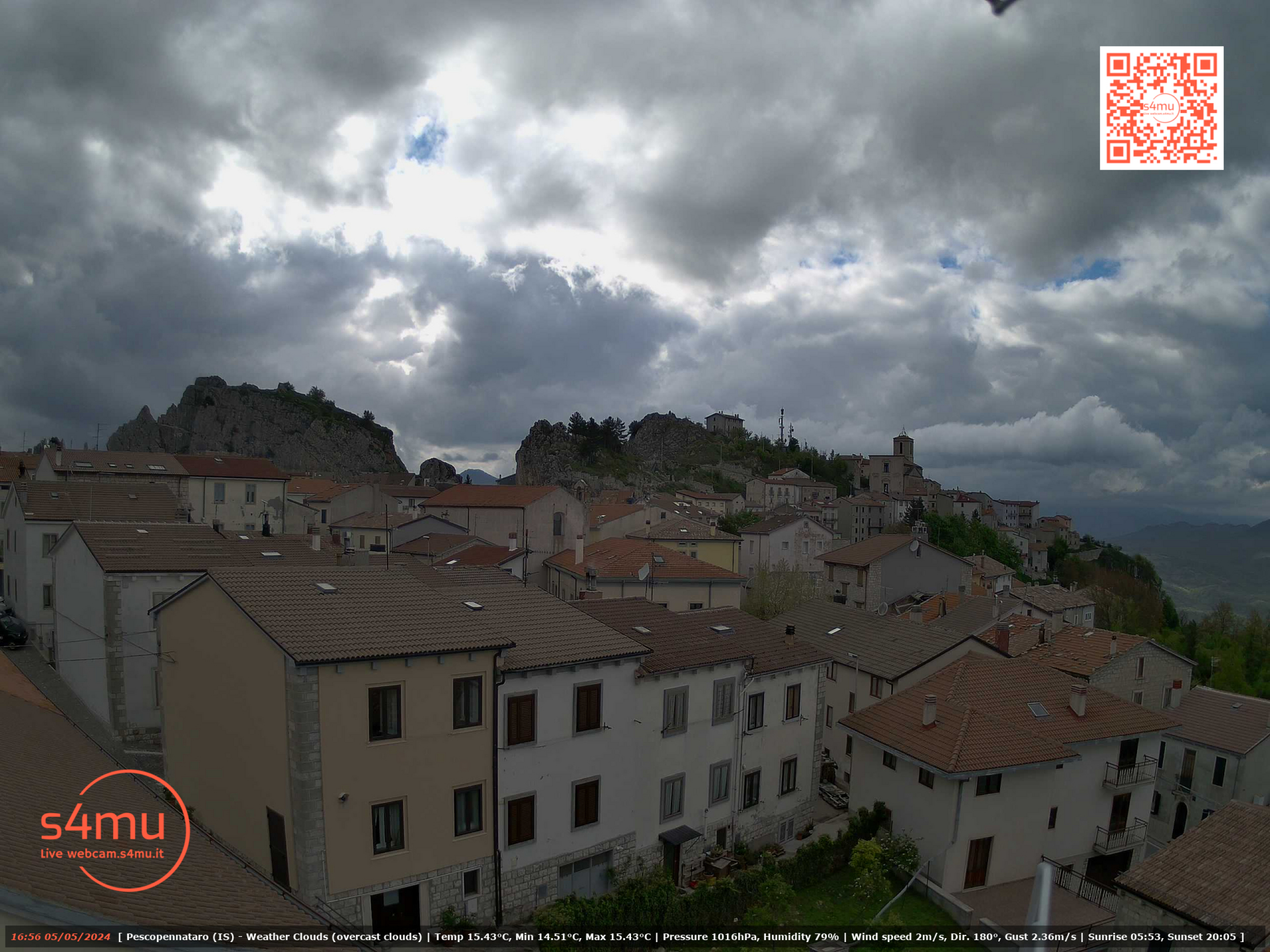 Webcam di Pescopennataro (IS), il paese degli abeti e della pietra.